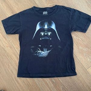 Star Wars boys shirt. Size S/Child's. Color black.